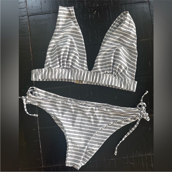 Women’s XXL Striped Black and White Bikini Set - Picture 4 of 7